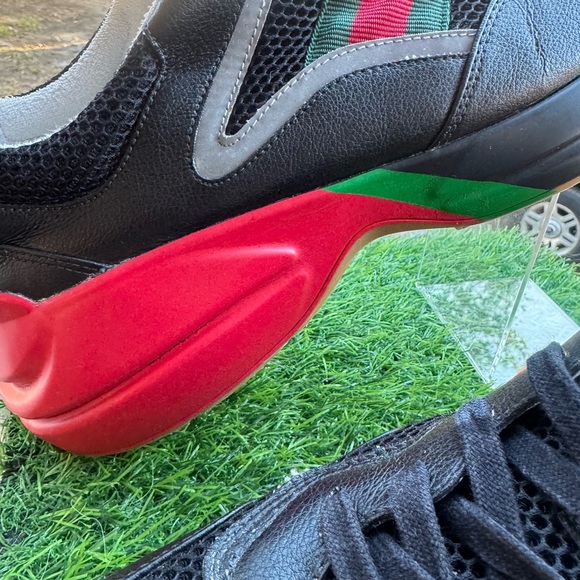 I don't wear them anymore missing insoles and minor scuffs Elevate - Picture 3 of 12